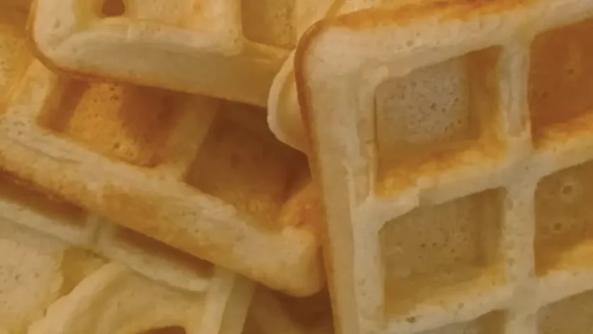 Nahaufnahme von übereinander gestapelten Belgischen Waffeln